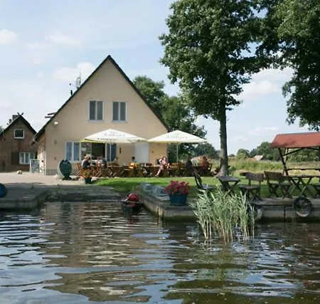 Am - Fischerhof Apartment Vipperow